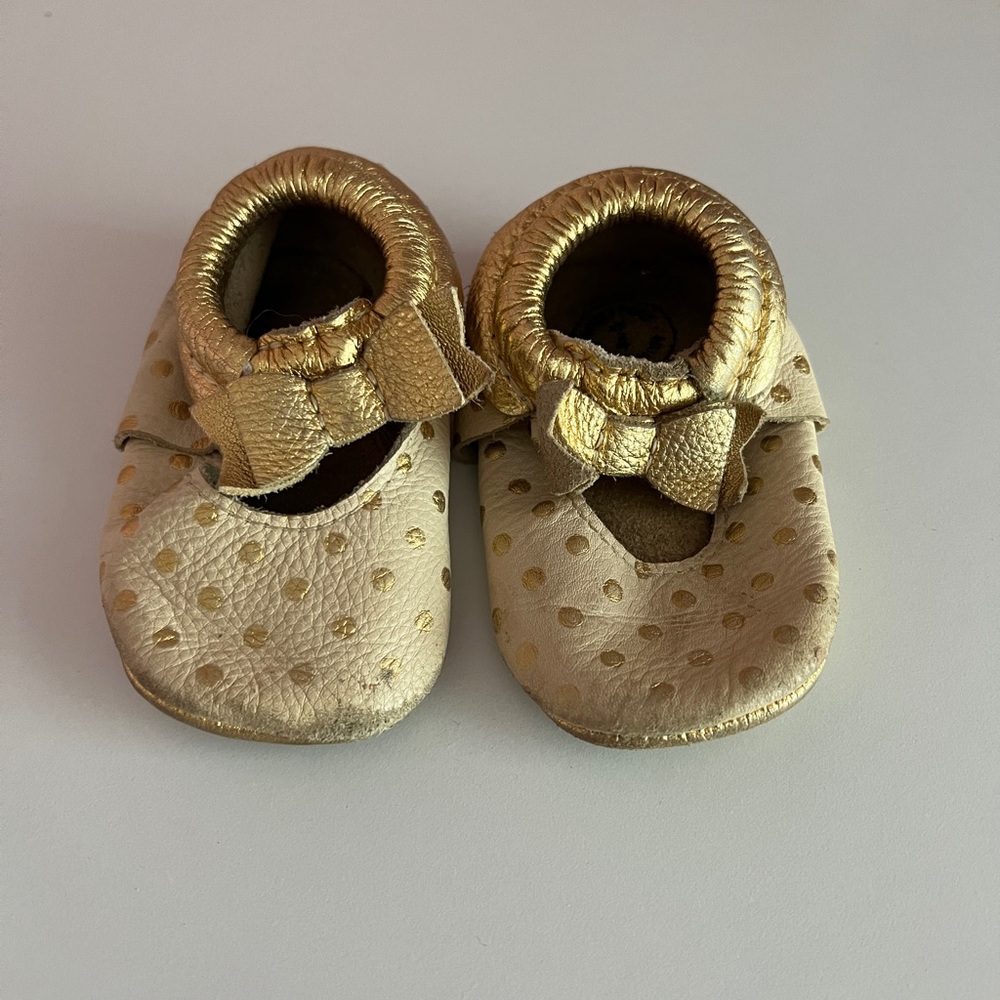 Used size 4 Freshly Picked Mocs